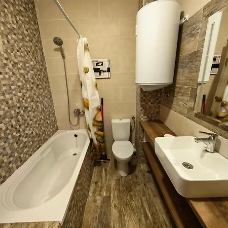 With Free Pool And Parking Space * بايالا